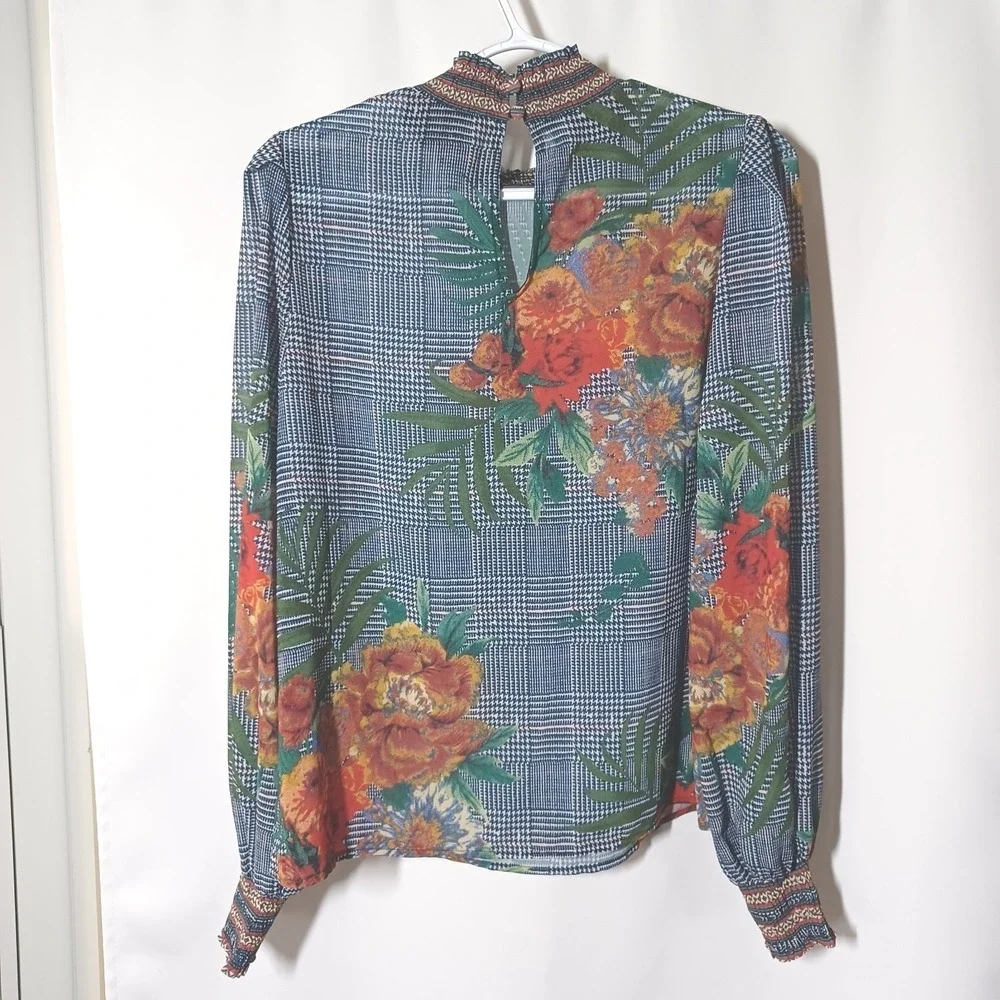 The Madison Collection lightweight polyester